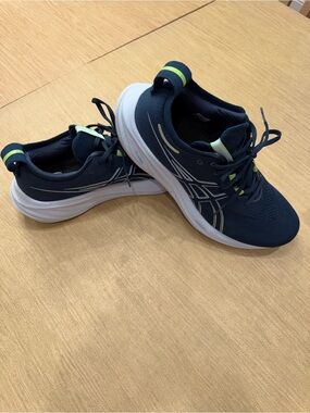 Men’s Asics Gel Nimbus-26 Size 10.5 Navy Blue